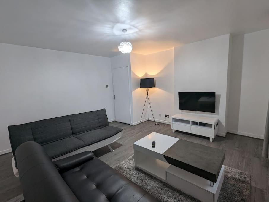 3 Bedroom Apartment Sleeps 8 Эдинбург Экстерьер фото