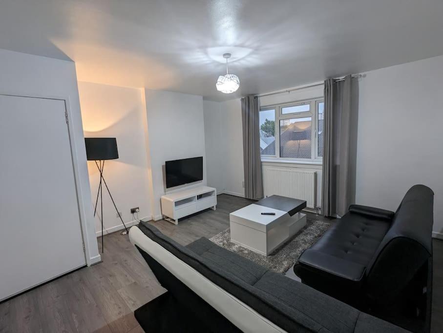 3 Bedroom Apartment Sleeps 8 Эдинбург Экстерьер фото